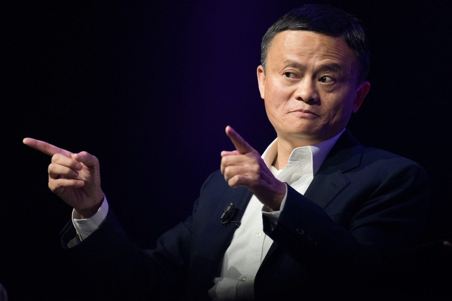 Alibaba founder Jack Ma Challenges Floyd Mayweather to a Fight