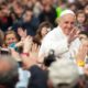 Pope Francis | Pope Francis is Telling Christians Not Convert Nonbelievers | Featured