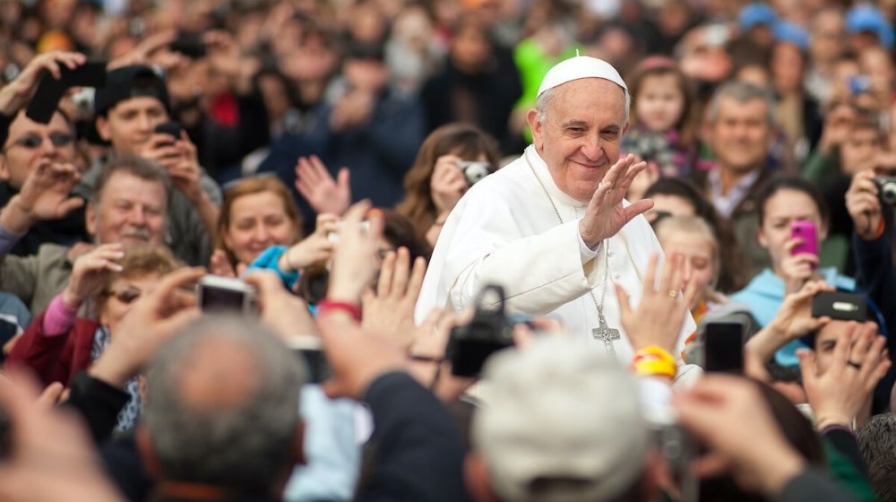 Pope Francis | Pope Francis is Telling Christians Not Convert Nonbelievers | Featured