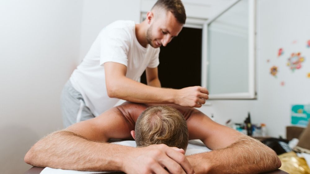 Physical therapy | 5 Vital Reasons You Should Get Regular Massages | Featured