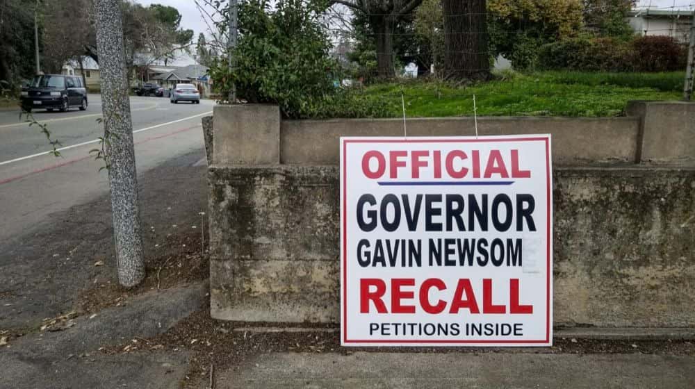 Signboard petotions for Governor Gavin Newson | Trump Bashed on The View by Gavin Newsom | Featured