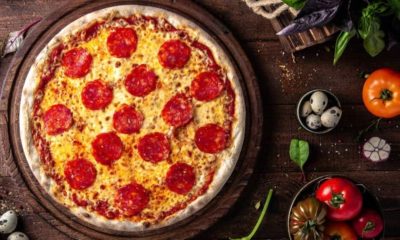 freshly baked italian pizza | New York Pizzeria Donates Pizza to Hospitals Amid Coronavirus Pandemic, Inspires Landlord to Help | Featured
