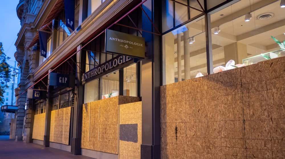 Boarded Anthropologie Store | Video Shows Looters Fighting Over Stolen Items Amid George Floyd Protests | Featured