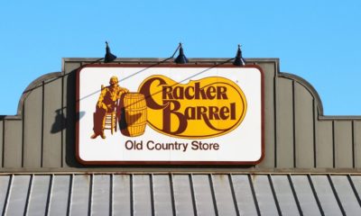 Cracker Barrel Old Country Store | Two African American Women Pay for Deputy’s Breakfast: “BLM But So Does Yours” | Featured