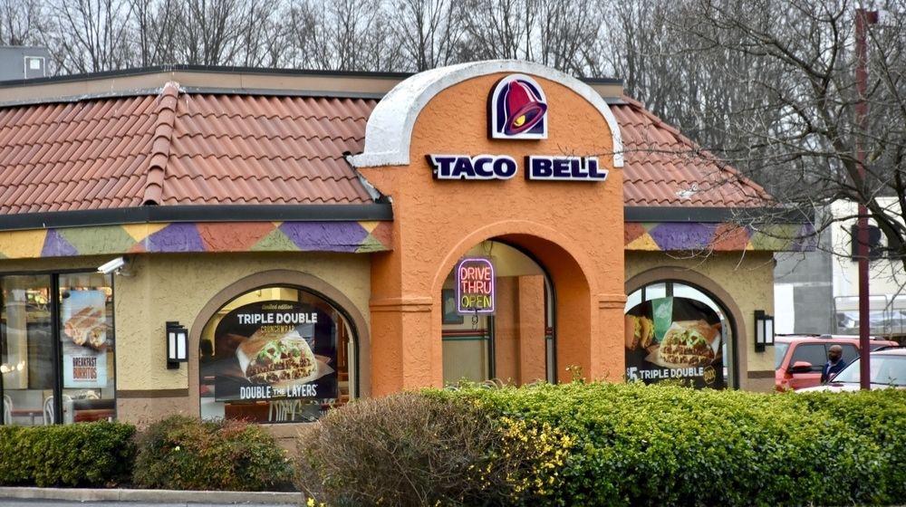 A Taco Bell Fast Food Restaurant Location | Taco Bell Launches “Go Mobile” Concept – Enhancing the Ordering Experience | Featured