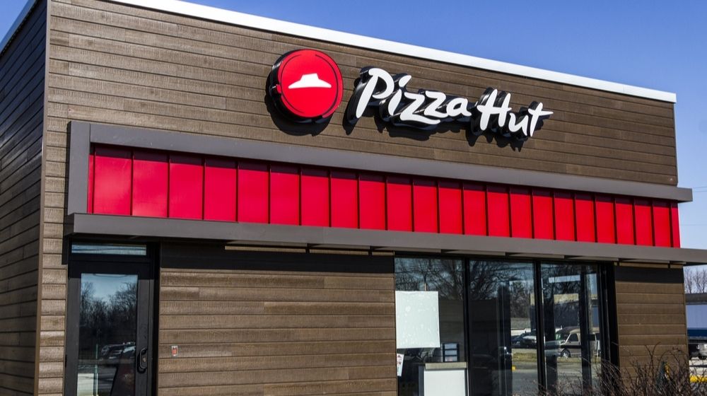 Pizza Hut Fast Casual Restaurant | Pizza Hut Celebrates Middle Children; Launches Contest for Middle Child Day | Featured