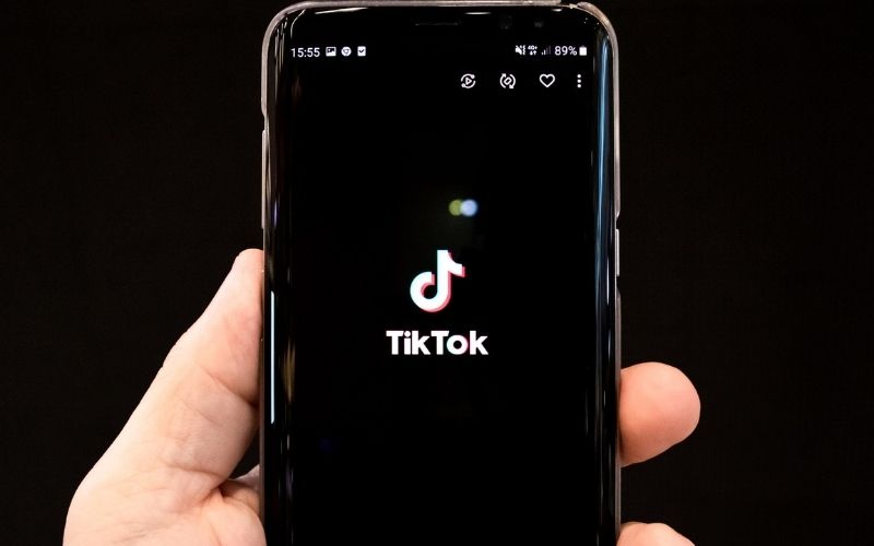 Black Smartphone with TikTok App on Screen | Oracle Makes Deal for TikTok’s U.S. Operations