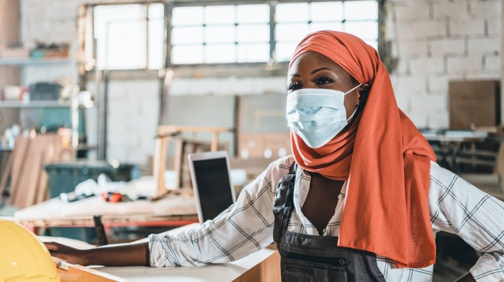 African-American Woman in Mask | Why Some American Muslims are Choosing to Vote Republican in the 2020 US Election | Featured