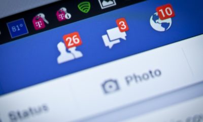 Facebook notifications of friend request ,message and notification on a smart phone-48 States Sue Facebook-ss-featured