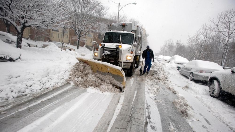 Snowstorm in Philadelphia, Pennsylvania-Pennsyvania Snowstorm Causes Shutdown, Govenor Declares Emergency-ss-Featured