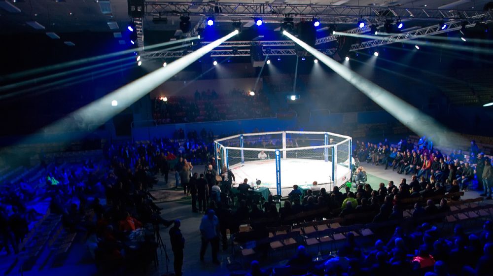 Fight Octagon in the final competition MMA. Fighters come to compete in the cell, resulting in punching, kicking and wrestling | Tired of Woke Sports? Try the UFC Instead | Featured