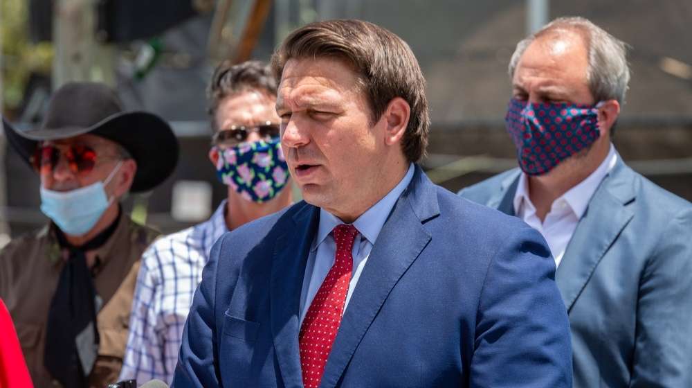 Florida Governor Ron DeSantis-Florida Fights Back Set to Ban Tech Companies From 'De-platforming' Political Candidates -ss-Featured