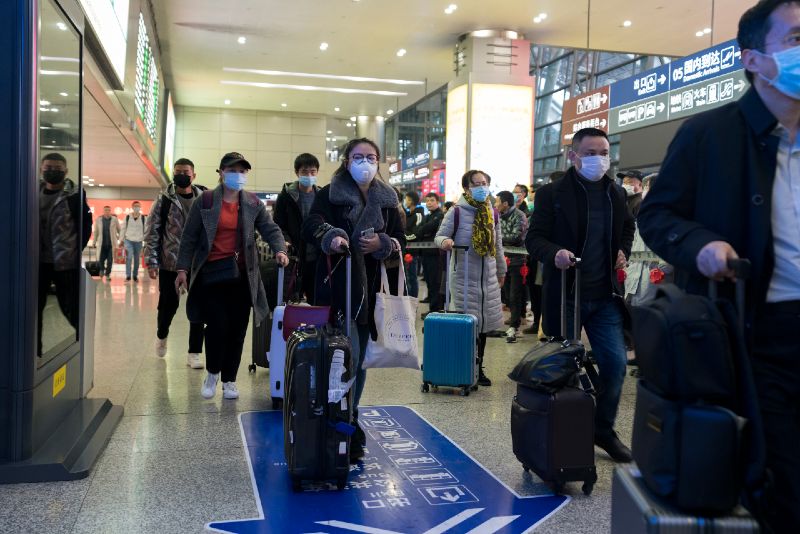 travellers all wear mask at airport to prevent infection from coronavirus-Things to Know-ss
