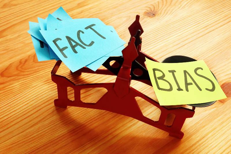 The scales on which lie a lot of facts and bias | How To Differentiate Between Real And Fake Facts?: 5 Keys