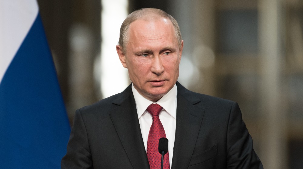 Vladimir Putin, the President of Russian Federation in press conference at the Palace of Versailles in the Battles gallery | Putin confirms Russian exit from overflight treaty | featured