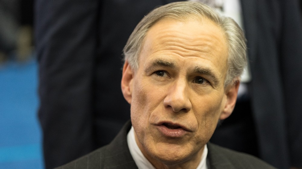 Texas Governor Greg Abbott speaks to the media before the Republican National Committee debate | Abbott Says Texas Can Bring Down Oil Prices, Not OPEC | featured