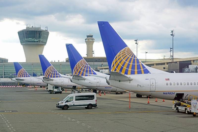 Planes from United Airlines (UA) at Newark Liberty International Airport (EWR) in New Jersey-CNN 5 Things