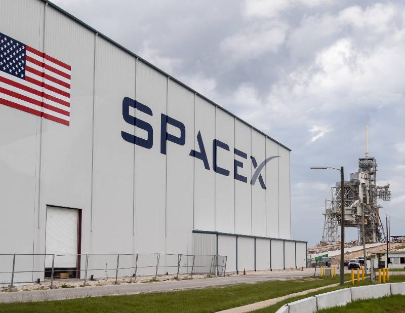 Spacex building with Launch pad 39 | COVID Workplace