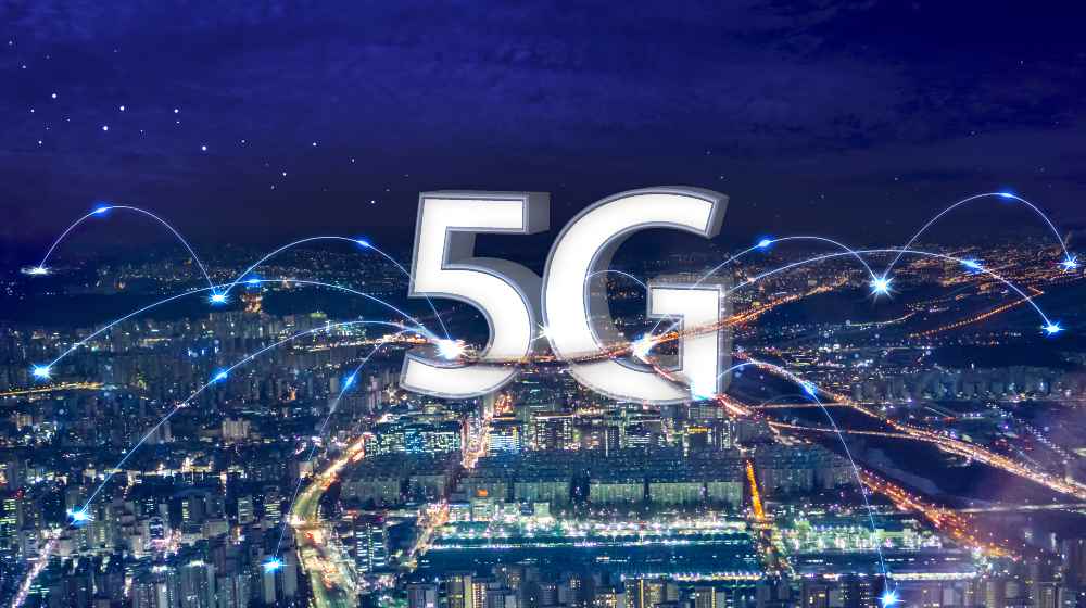 5g network communication data transmission | AT&T and Verizon Won’t Delay 5G Rollout Despite Govt Request | featured