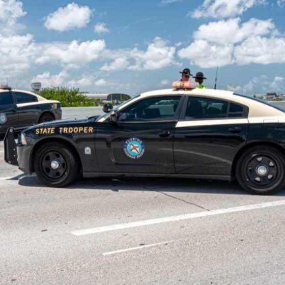 Man Attacks Florida Officer on Interstate While Bystanders Came to Trooper's Aid-ss-Featured