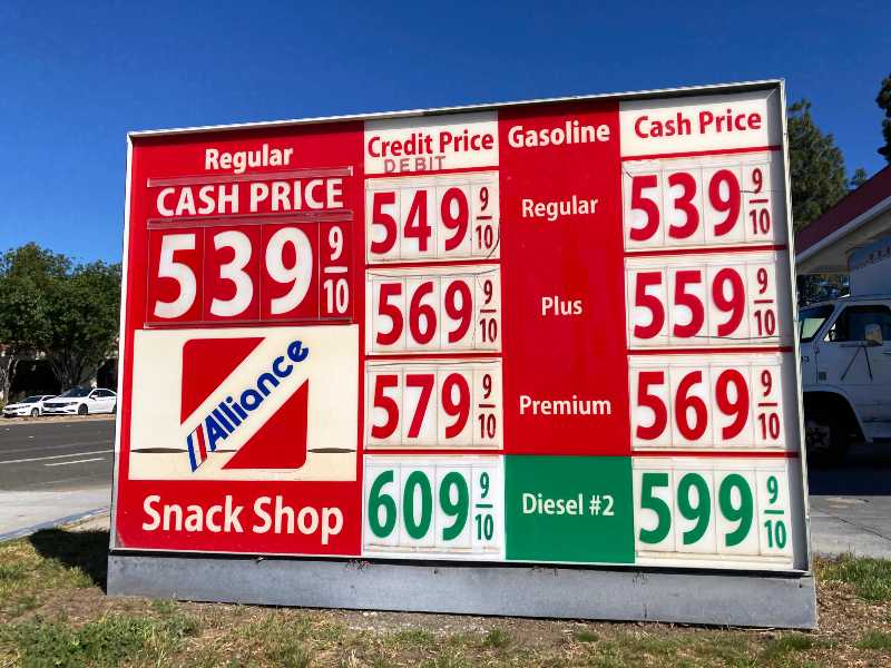 The average gasoline price in California exceeded 5 dollars per gallon | ABC News/Ipsos Poll Say Americans Blame Democrats, Putin, And Oil Companies