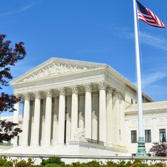 Supreme Court Overturns Roe v. Wade in Landmark Ruling-ss-Featured