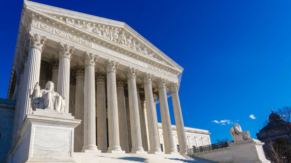 Supreme Court Rules That Americans Have Right to Publicly Carry Firearms-ss-Featured