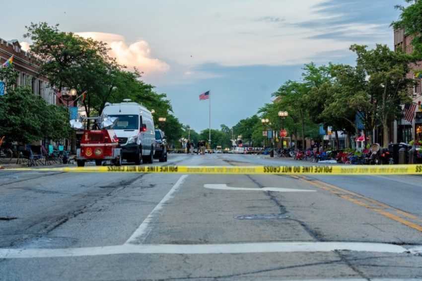 six killed in 4th of July Highland Park shooting-ss-Featured