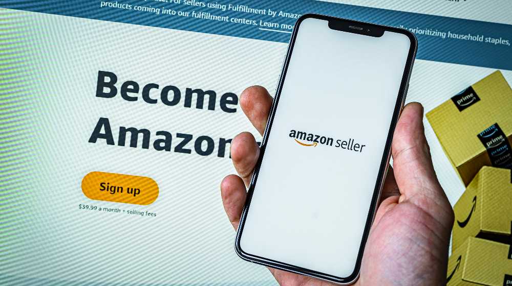 Amazon shopping application icon on Apple iPhone XS Max screen close-up | 5% Fuel and Inflation Surcharge Slapped On Amazon Sellers | featured