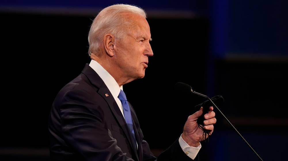 Arizona Seeks Restraining Order to Protect Americans from Biden's Vaccine Mandate-ss-Featured