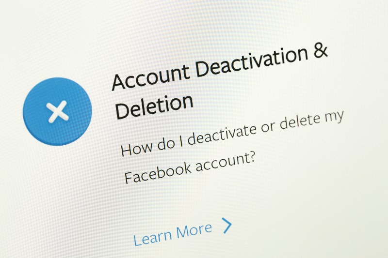 Closeup on the FAQ area about desactivation or deletion facebook account | Facebook Losing Users