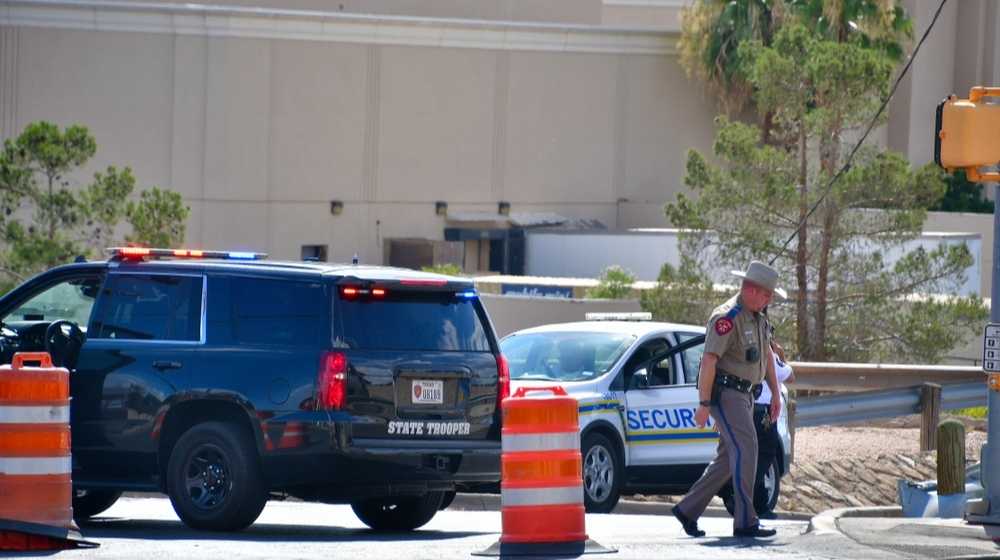 Cop and police cars in Texas-Biden Is Releasing Illegal Immigrants Into U.S. Without COVID-19 Test Says Texas Sheriff-ss-Featured