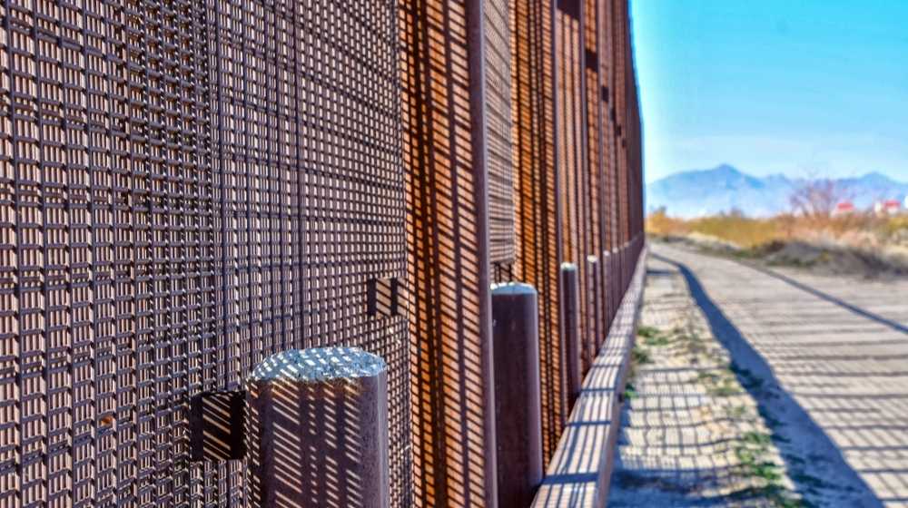 DHS Builds Migrant Detention Facility as Prep for Title 42's End-ss-Featured