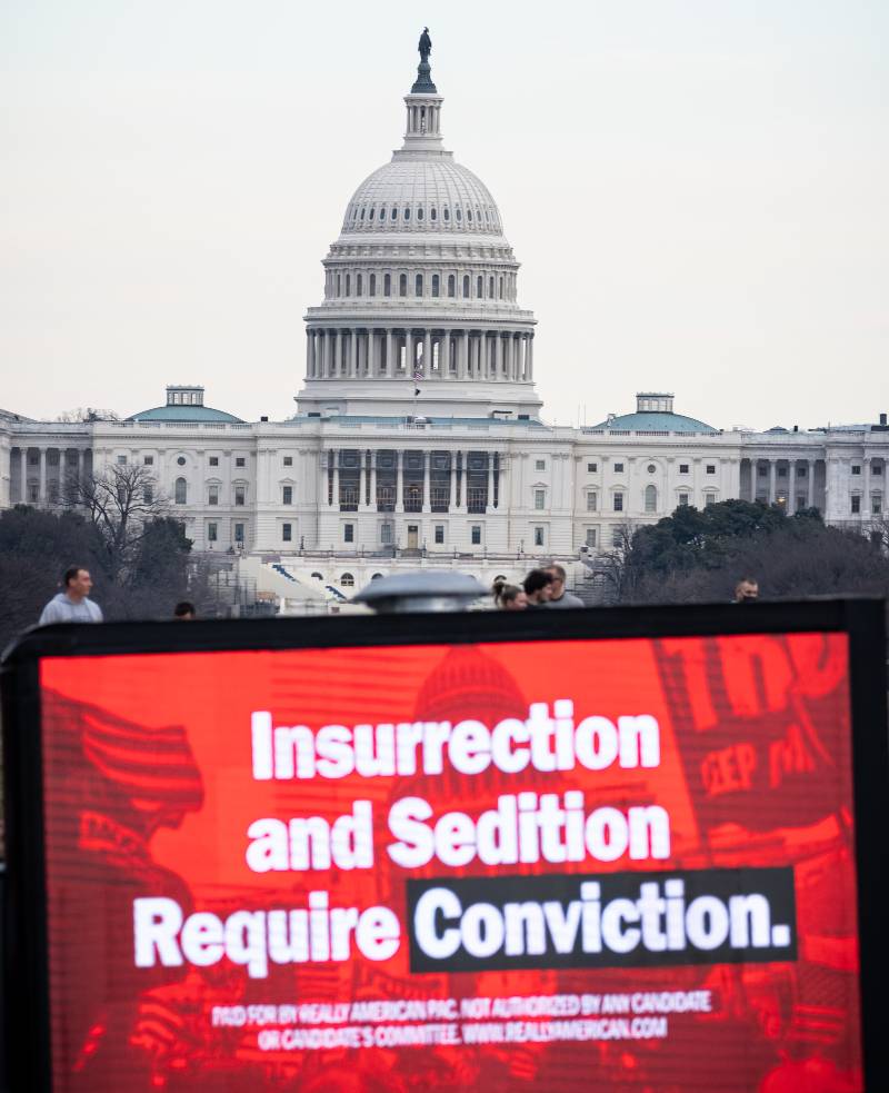 Electronic signs outside the capital-CNN 5 Things