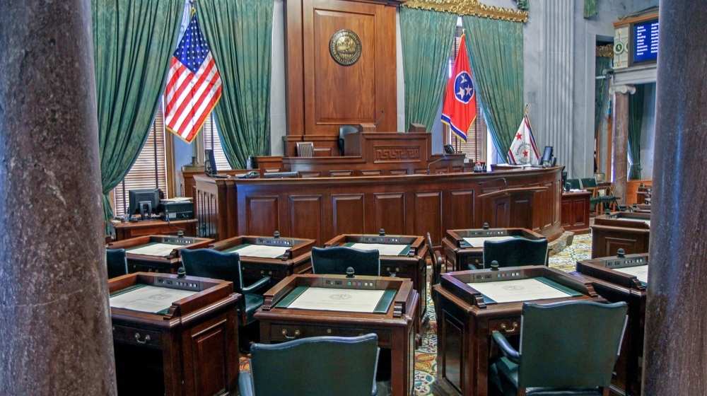 Executive Order That Makes Masks Optional in Schools Signed by Tennessee Gov. Lee -ss-Featured