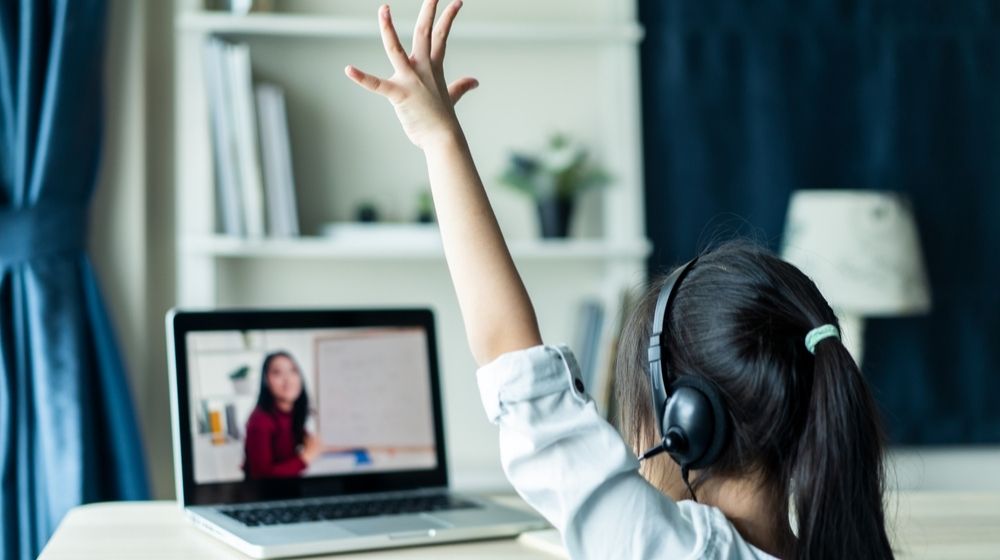 Virtual Internet Online Class | Tennessee School District Asks Parents to Sign Waiver That They Will Not Tune in to Online Classes; Sparks Criticism | Featured