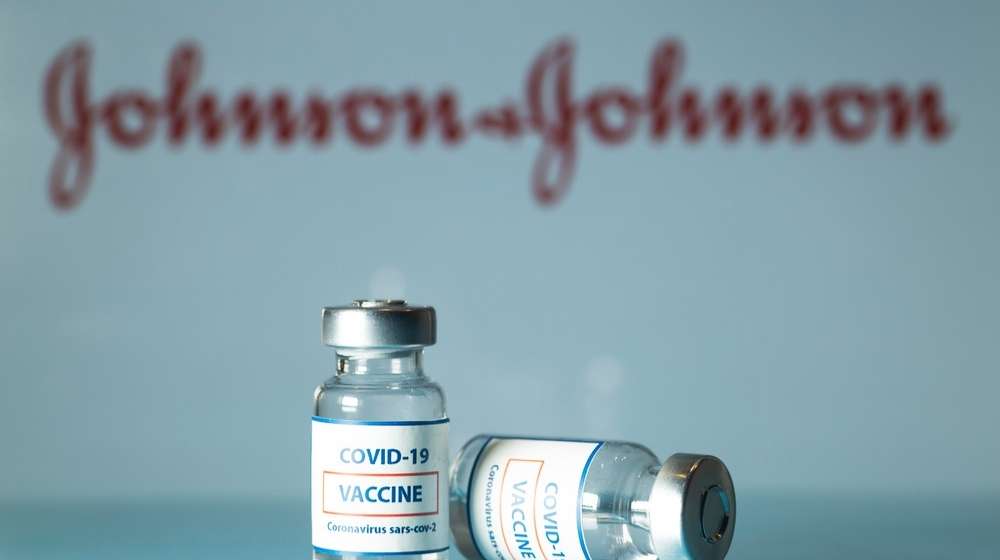Johnson and Johnson vaccine concept-FDA Issues Report on Problems at Johnson & Johnson's Factory That Destroyed Millions of Vaccines-ss-Featured