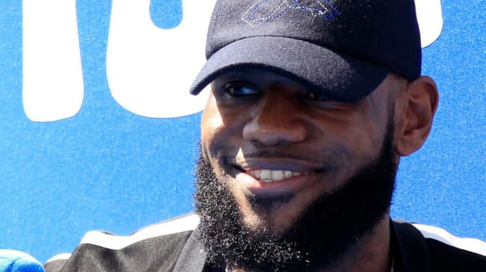 Lebron James wearing a cap | WATCH: LeBron James Scream Like a Beezy After Being Triggered by The National Anthem | featured