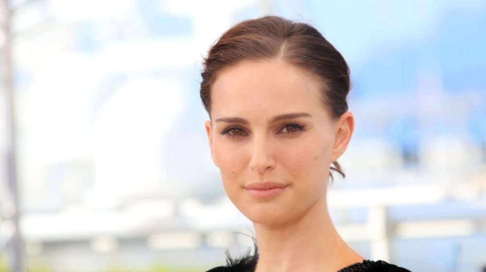 Natalie Portman at Cannes Festival 2015 | Natalie Portman’s Oscars Outfit Honors Female Directors | Featured