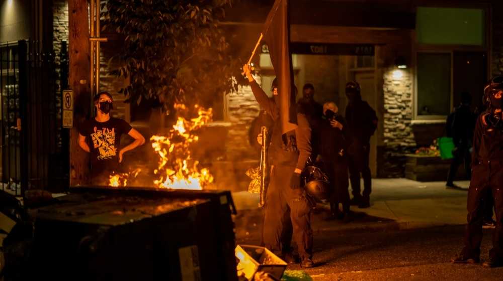 Portland Antifa Rioters Set Fire to Courthouse. Multiple Businesses Destroyed-ss-Featured