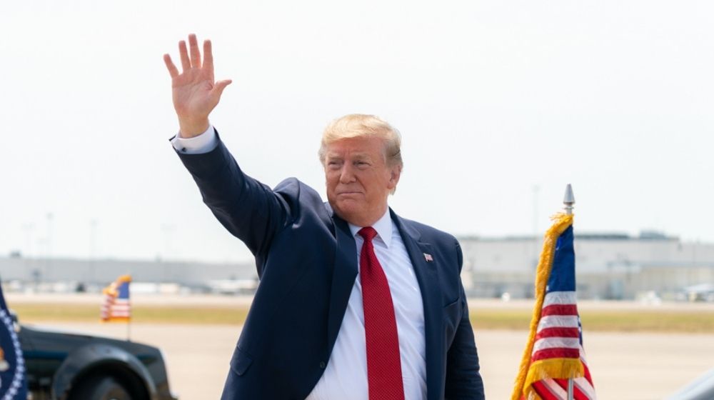 President Donald J. Trump Applauds and Waves | Trump ‘Feeling Well’ Amid ‘Concerning’ Health Reports | Featured