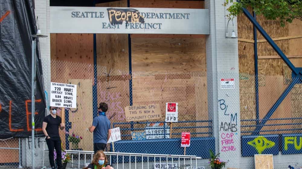 Protest in Capital Hill neighborhood | Officers Enter ‘Capitol Hill Autonomous Zone’ on Thursday and Face Angry Mob | Featured