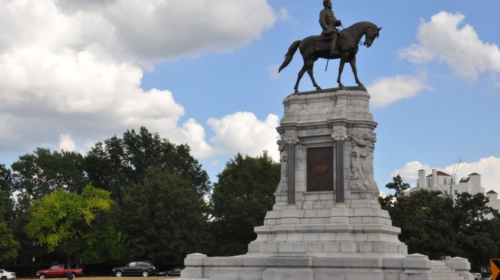 Robert E Lee Memorial on Monument Avenue in Richmond | Homeland Security Sets up Task Force to Protect Monuments, Statues | Featured