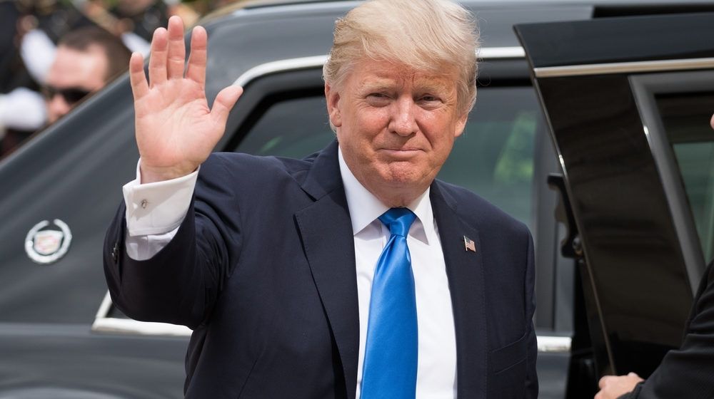 The President of United States of America Donald Trump | President Trump Gives Generous Offering During Church Service in Las Vegas | Featured