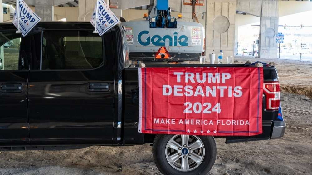 Trump Hints at Florida Gov. DeSantis being his VP-ss-Featured