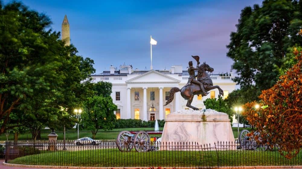 White House in Washington DC | Trump Threatens Those Who Vandalize Monuments With 10 Years In Prison | Featured