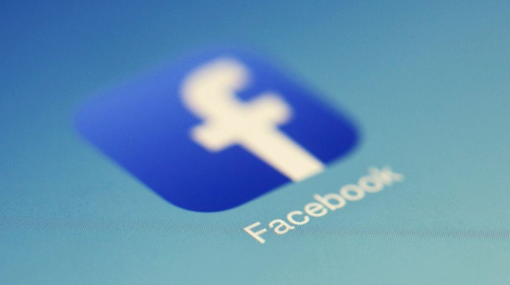 Facebook icon | Facebook to Soon Warn Users About Coronavirus-Related Misinformation | Featured