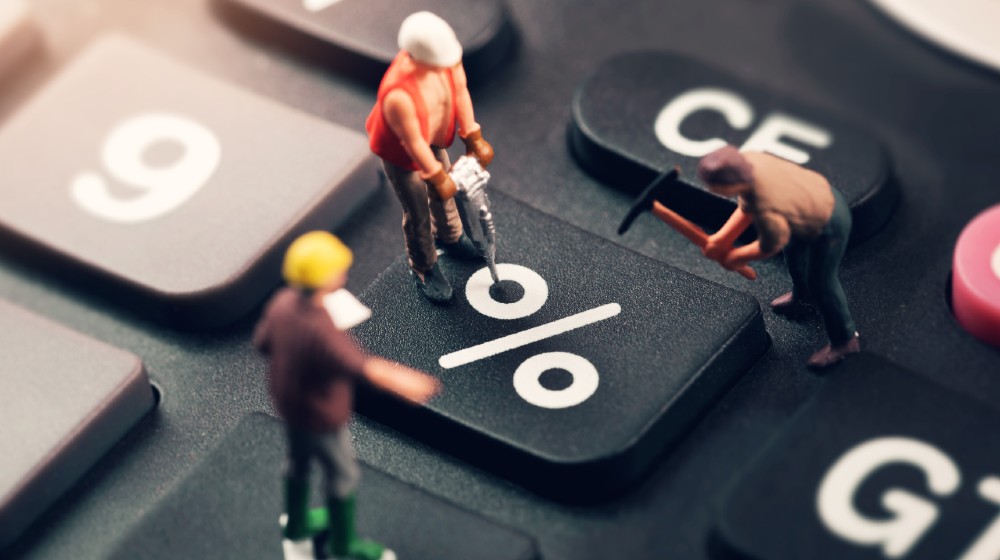 doing-the-best-regarding-interest-rates-concept | 5 Factors Impacting Interest Rates | featured