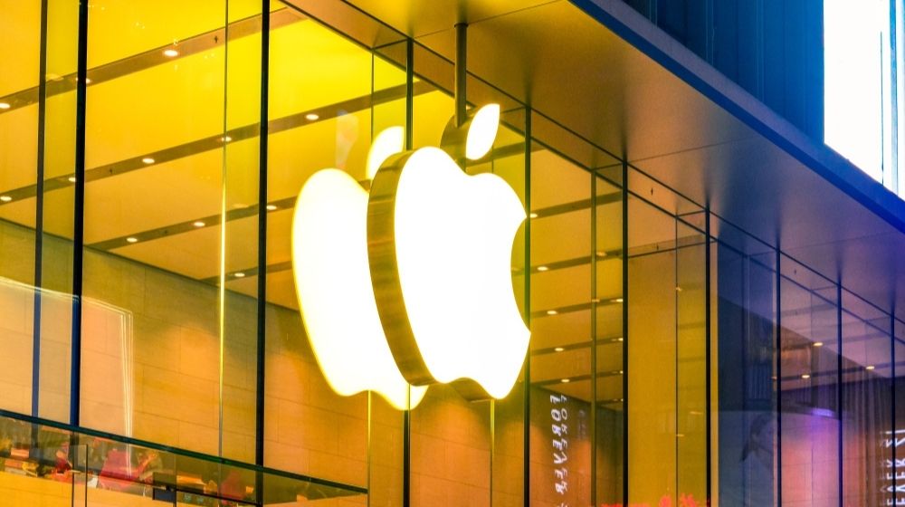 Night Scenic View at Istudio Apple Store | Apple Marina Bay Sands, World’s First Floating Apple Store, to Open Soon | Featured